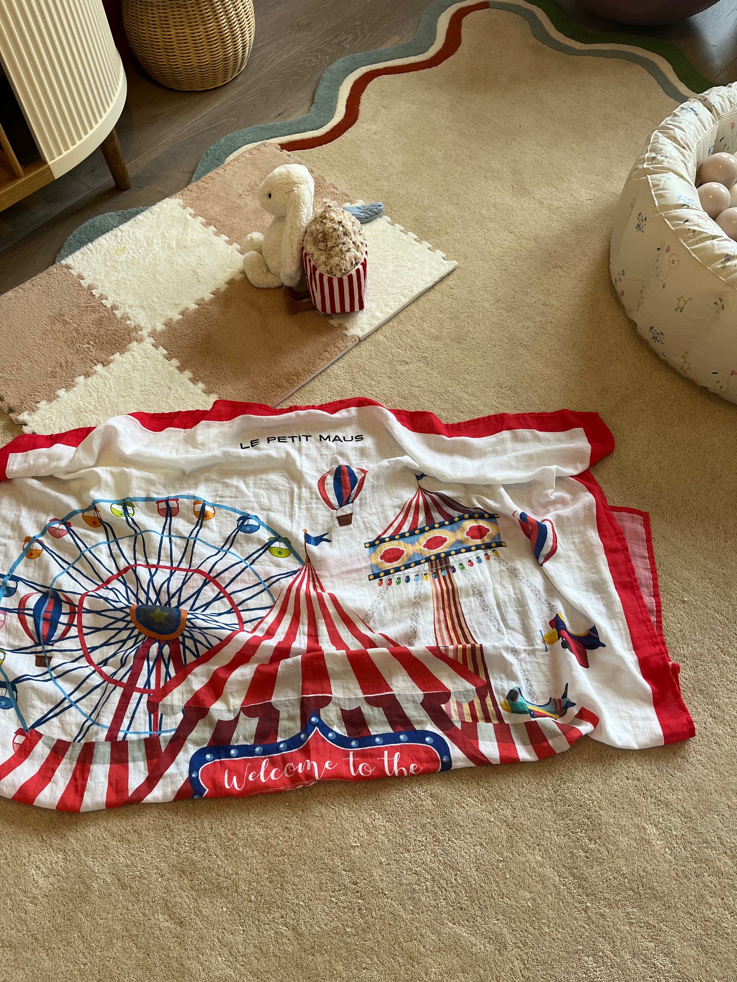 Swaddles